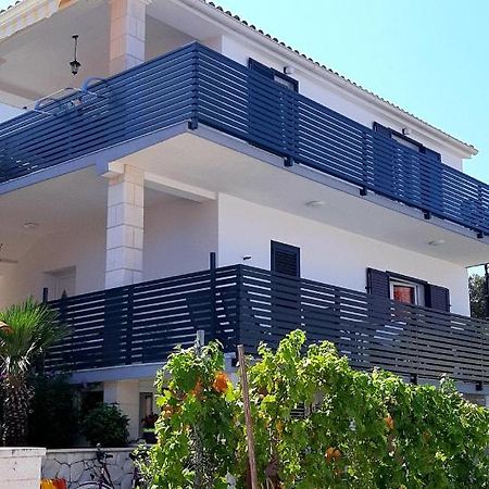 Sparadici Grebastica Ngoại thất bức ảnh